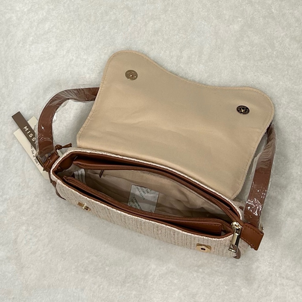 *New* Shoulder Bag Purse/Trendy Underarm Crescent - Brown and Raffia Woven - Picture 13 of 16